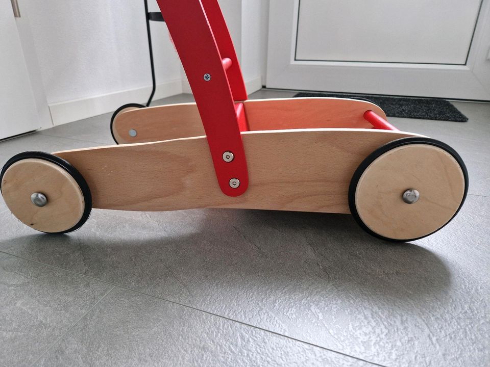 Lauflernwagen aus Holz in Friesoythe