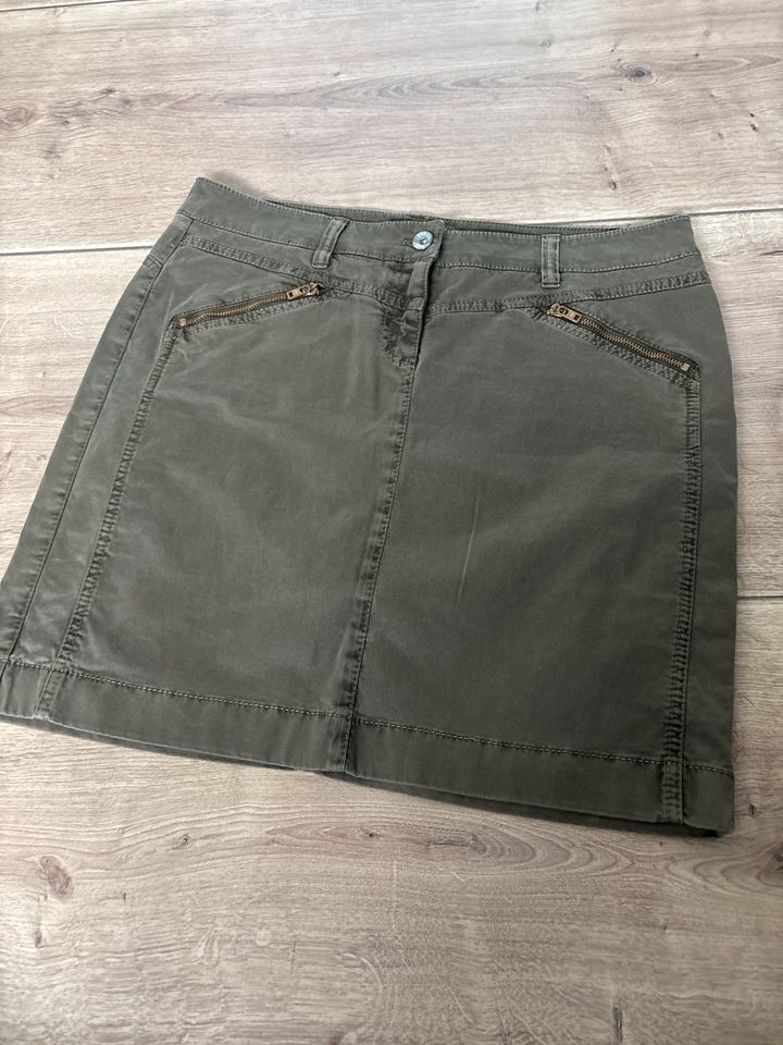 Esprit Rock Khaki 38 in Wachtberg