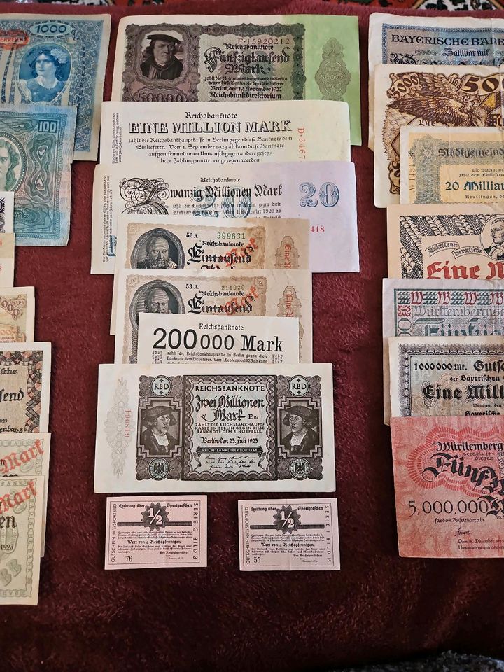 Banknoten/ Notgeld Deutsches Reich/ Österreich. (2) in Wiesbaden