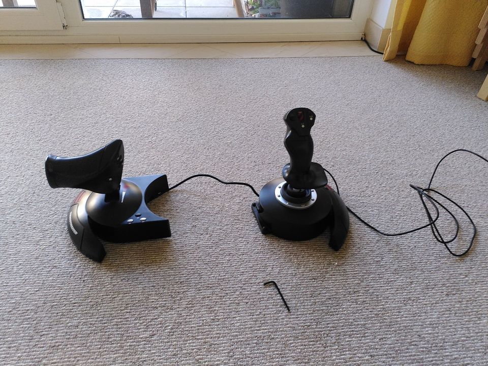 Joystick und Throttle für PS3/PC Thrustmaster Flight Hotas X in Freiburg im Breisgau