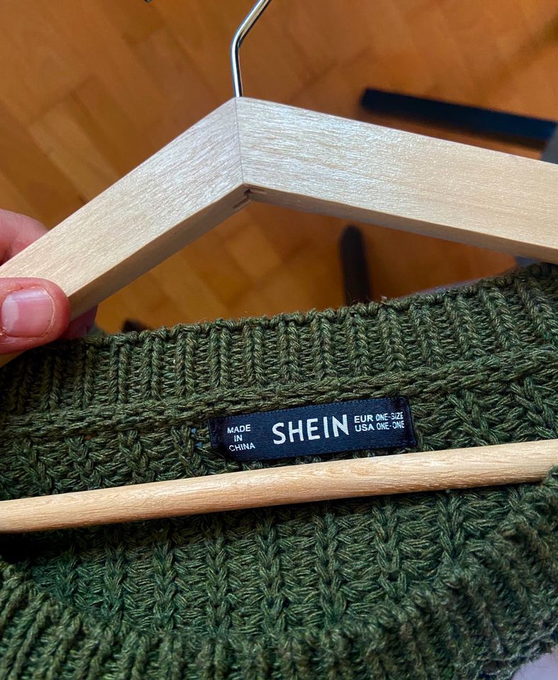 Olivfarbener Strickpulli von SHEIN in OneSize in Bruchsal