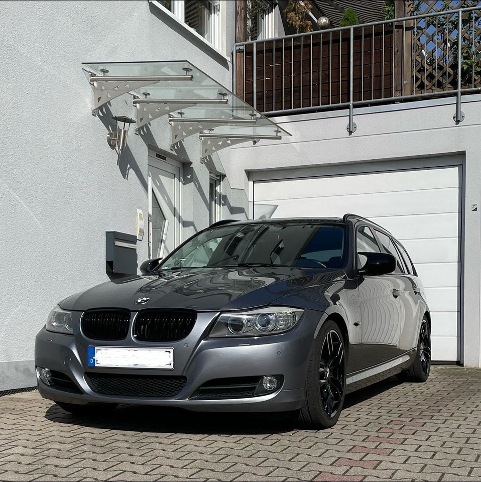 BMW E91 320d ed Facelift/LCI Touring in Weil im Schönbuch