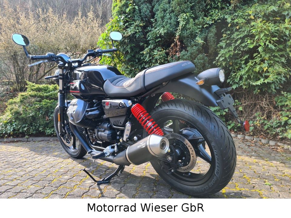 Moto Guzzi V7 Stone Special Edition in Hinterweidenthal