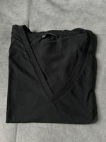Schwarzes Shirt mit V-Ausschnitt Sachsen - Zwickau Vorschau