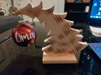 WEIHNACHTSBAUM HANDGEFERTIGT HOLZ MIT KUGEL OMA Niedersachsen - Stinstedt Vorschau