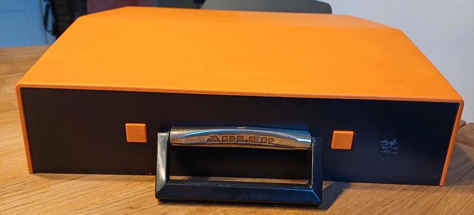 Elektrische Schreibmaschine Gabriele 2000 Triumph Adler, orange in Oftersheim