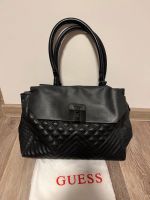 Guess Handtasche / Umhängetasche schwarz mit Logo Hessen - Heuchelheim Vorschau