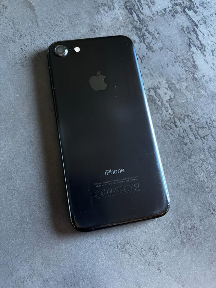 Apple IPhone 6s Space gray 64 GB (kaputte Scheibe) ohne Simlock in Essen Freisenbruch