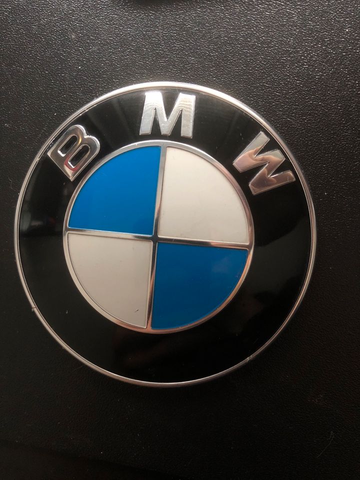 BMW Emblem 82mm in Stuttgart