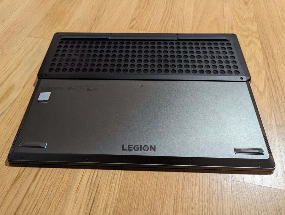 Lenovo Legion Y740-15IRHg Gaming Laptop in Mannheim