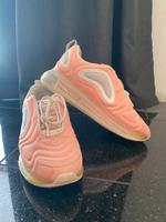 Nike Air Max 720 Bleached Coral Gr.40 Niedersachsen - Steyerberg Vorschau