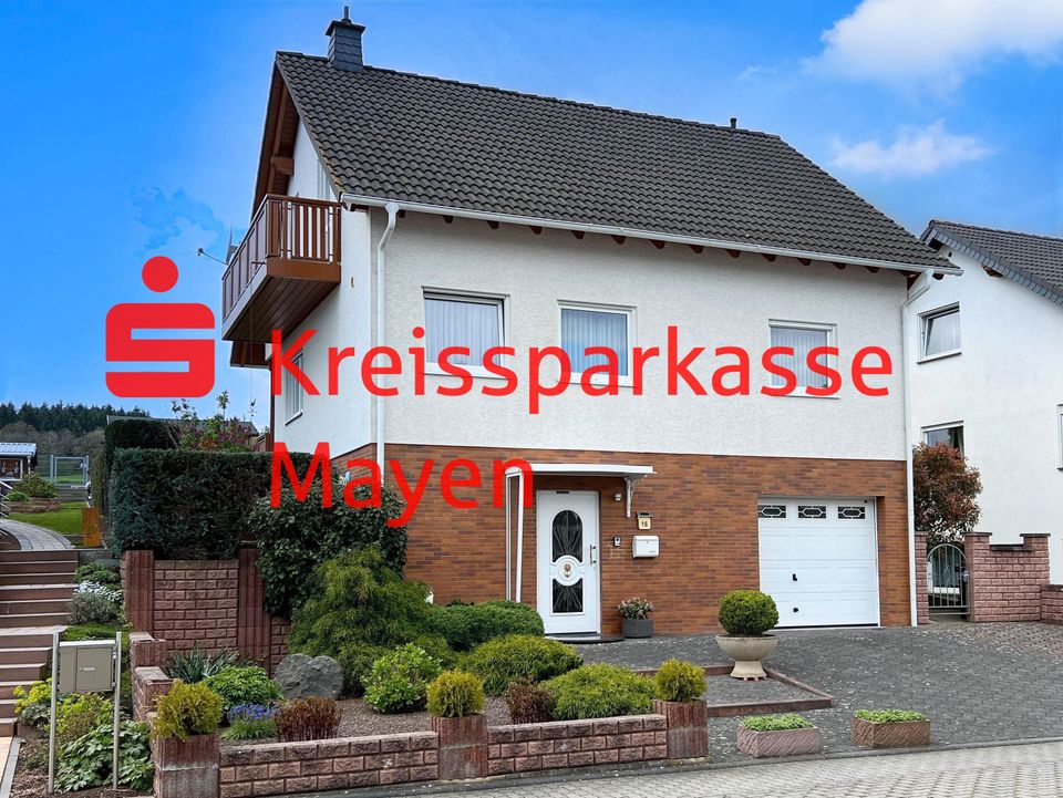 Freistehendes Wohnhaus m. Garten u. Garage m herrl. Fernblick ins Grüne! in Mayen