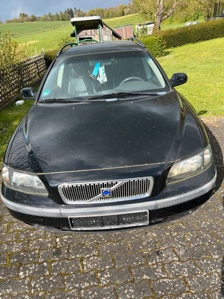 Volvo V70 II 2.4 in Winkel (Eifel)