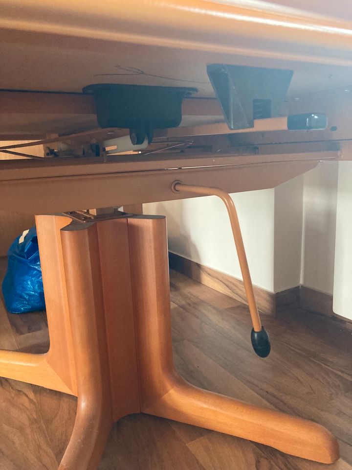 Verstellbarer tisch mit verlängerung möbelwerk ilse in Bad Soden-Salmünster