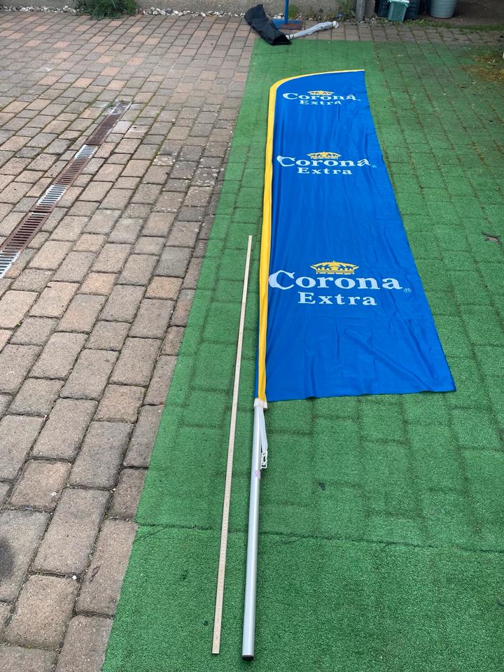 Corona Ständer/ Fahne  werbebannerCorona in Hünstetten