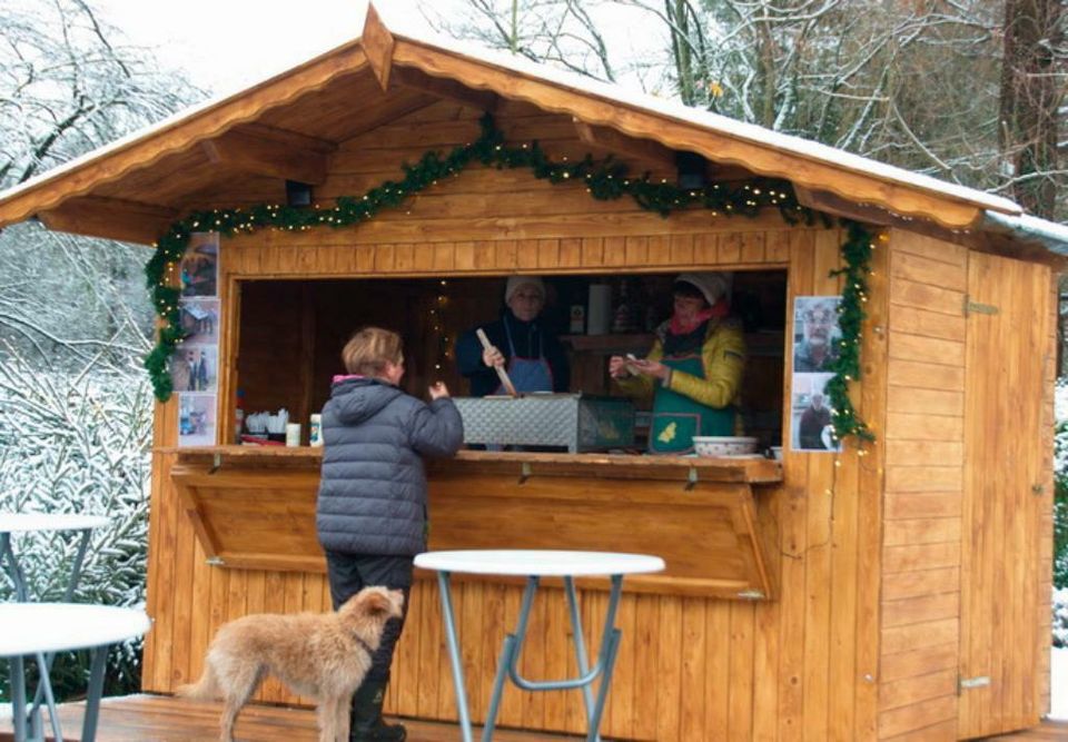 Erdbeerverkaufsstand Verkaufsstand Verkaufshütte Marktstand Weihnachtsmarktstand Weihnachtsmarkthütte Markthütte Imbiss  Kiosk  Wurstbude in Rödinghausen