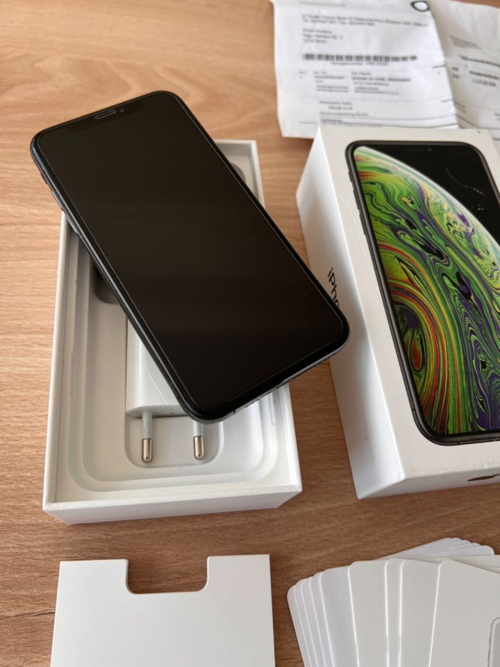 Apple iPhone XS, 64GB, Dual-Sim, Farbe: Space Gray WIE NEU in Berlin