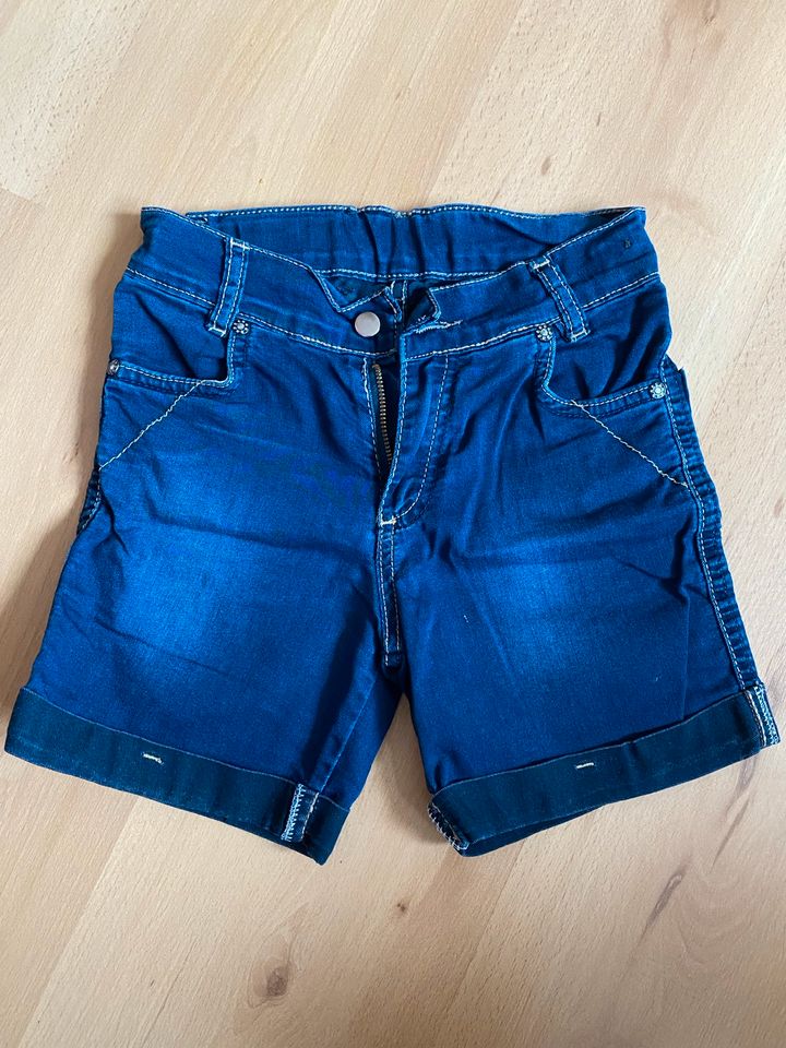 3 Kurze Jeans Hosen Shorts Gr.116/122 in Wanzleben