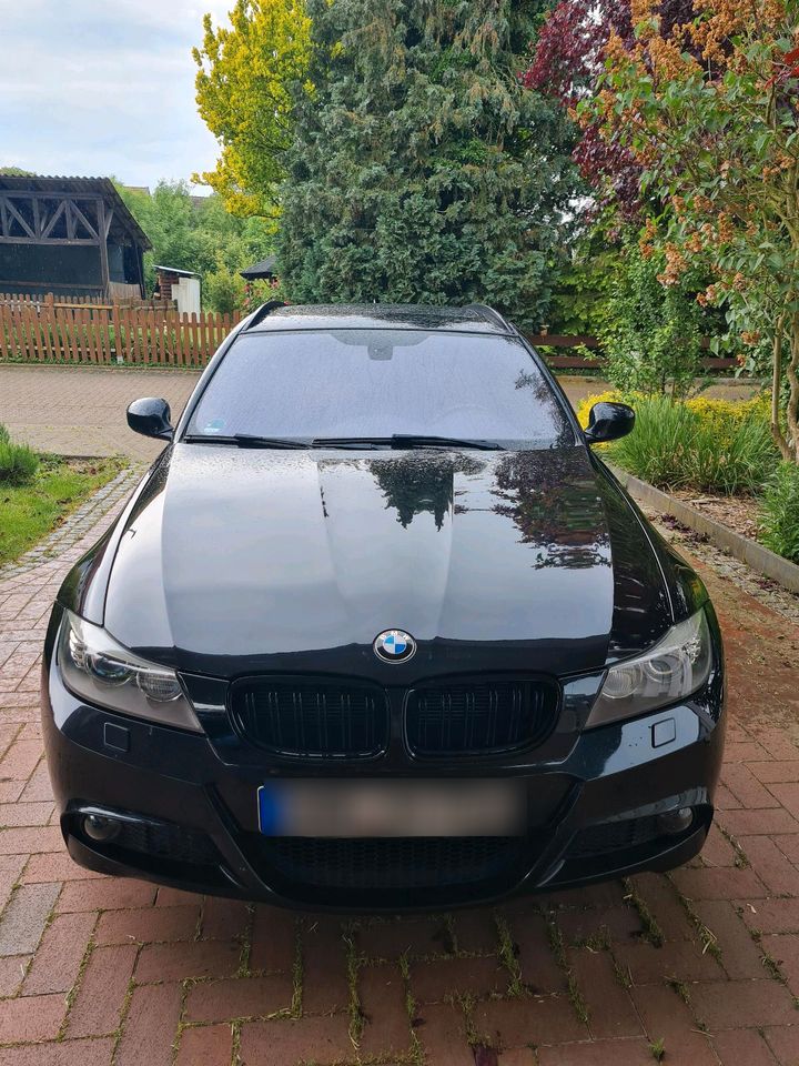 BMW, e91  320d  x-drive Touring, Bj 11/2010 in Bückeburg