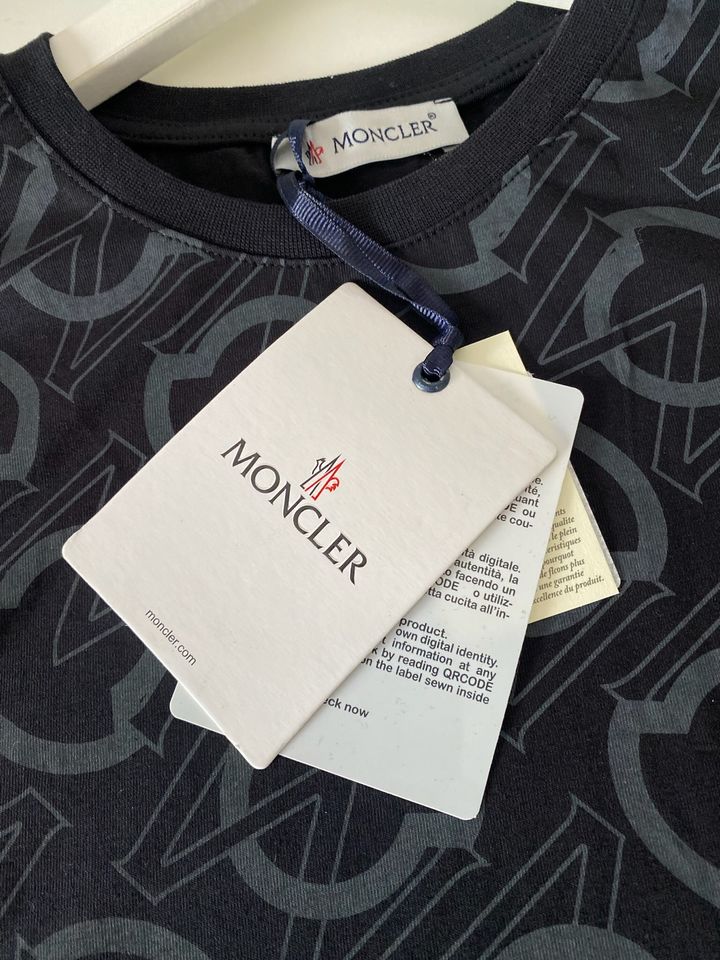 Moncler T-shirt in Frankfurt am Main