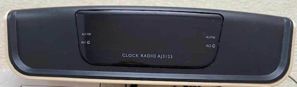 Philips AJ/3123/12 Radiowecker - UKW - Versand möglich in Hettstadt