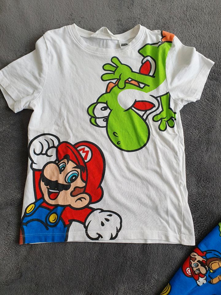 Super Mario Shirts in Halle