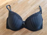 Schwarz-weißer BH von H&M 80D Hessen - Langen (Hessen) Vorschau