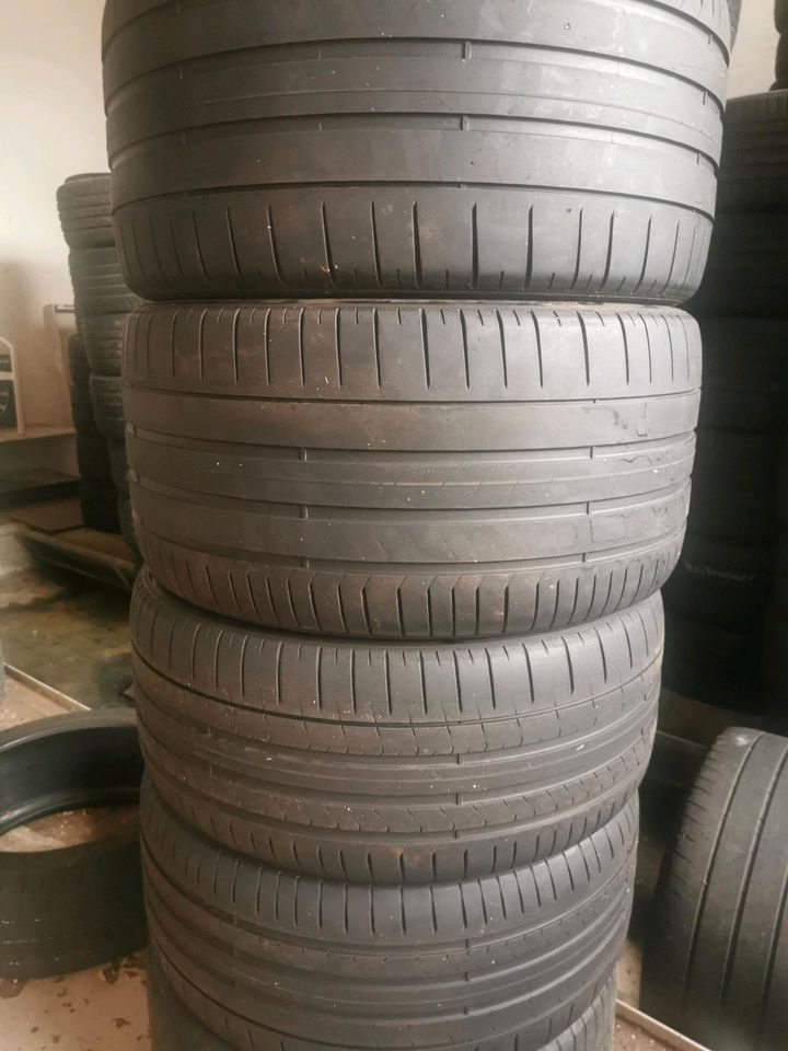 Je 2 Pirelli 265/35 und 305/30 ZR21 P Zero NFO Taycan in Stuttgart