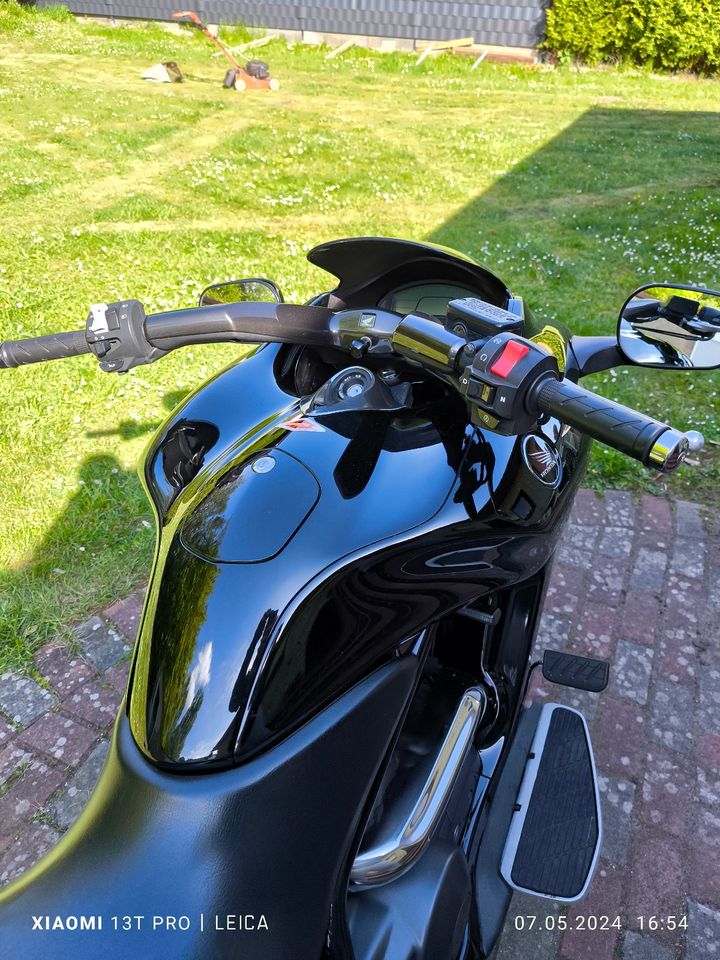Honda DN01 NSA700 Motorrad - RC55 - CVT Automatik - ABS in Kremperheide