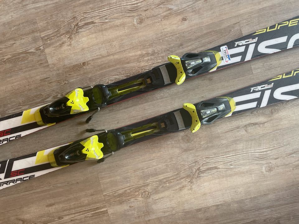 Atomic Skischuhe & Fischer Ski in Bad Bocklet