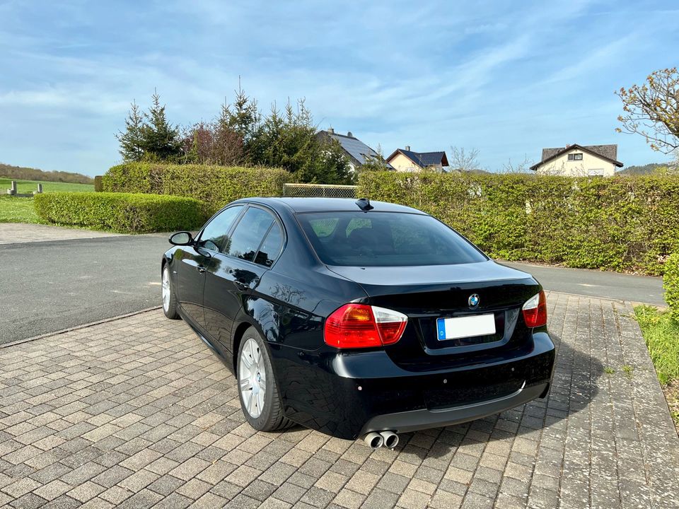 BMW 330d - M-Paket, M-Fahrwerk, HiFi, Komfortzugang in Dautphetal