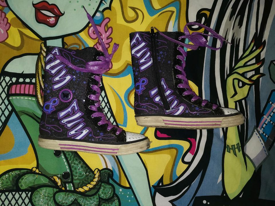 tolle Schuhe Stiefel Gr. 33 passend zu Monster High in Heidelberg