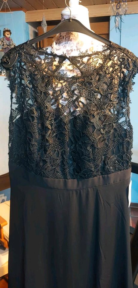 Kleid/Abendkleid schwarz, Größe 46, neu und ungetragen in Hösbach