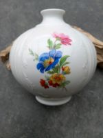 Kaiser Porzellan.Kleine Vase mit Blumendekor.Vintage.Modell 1380 Nordrhein-Westfalen - Herten Vorschau