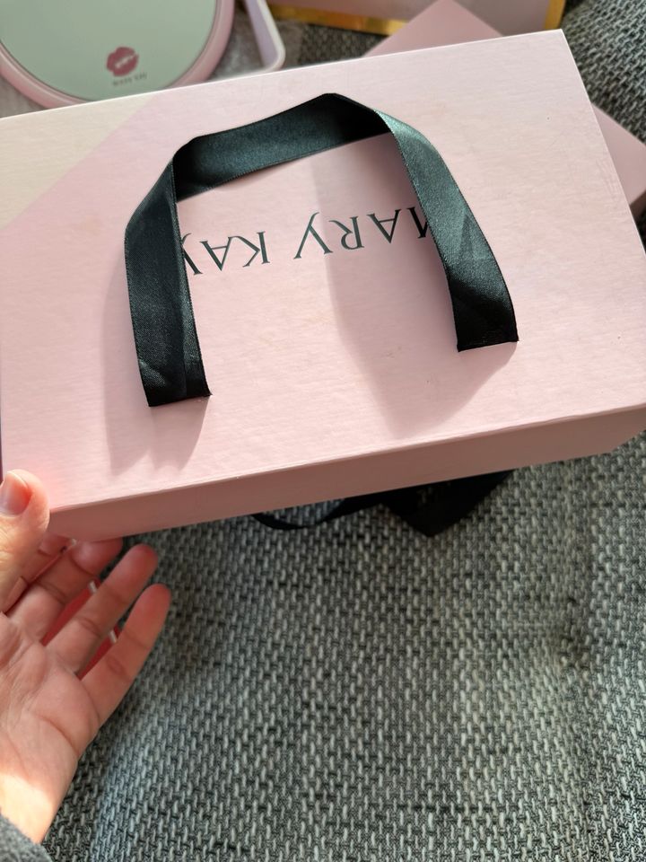 Mary Kay Paket Schlafmaske Tasse Ordner Taschen Tischset Zubehör in Dornstetten