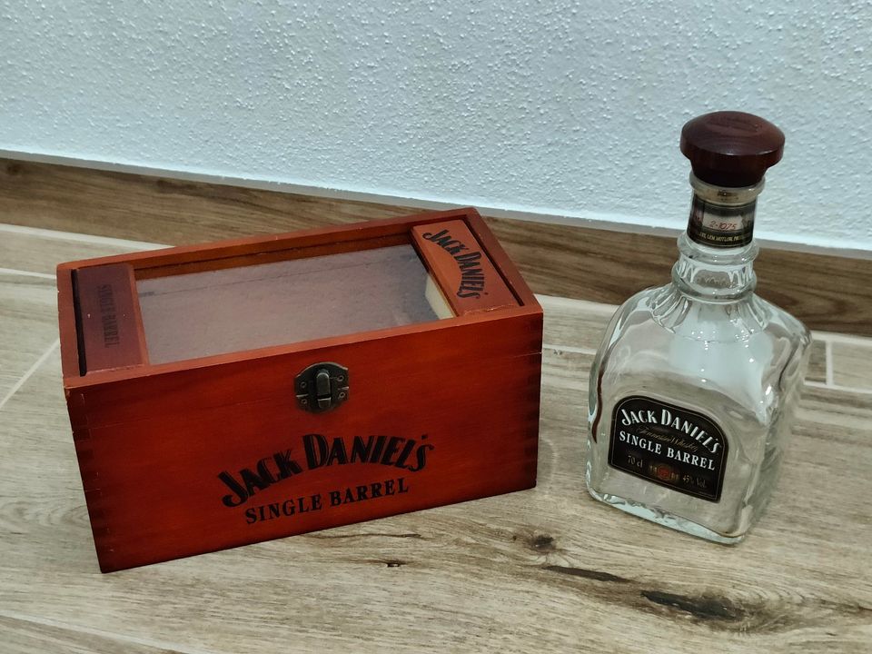 Jack Daniels Single Barrel Vitrine Display Holzbox +Flasche(leer) in Altheim (Alb)