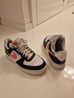 nike sneaker sportschuhe schuhe kleid bluse blazer shirt anzug Lübeck - Buntekuh Vorschau