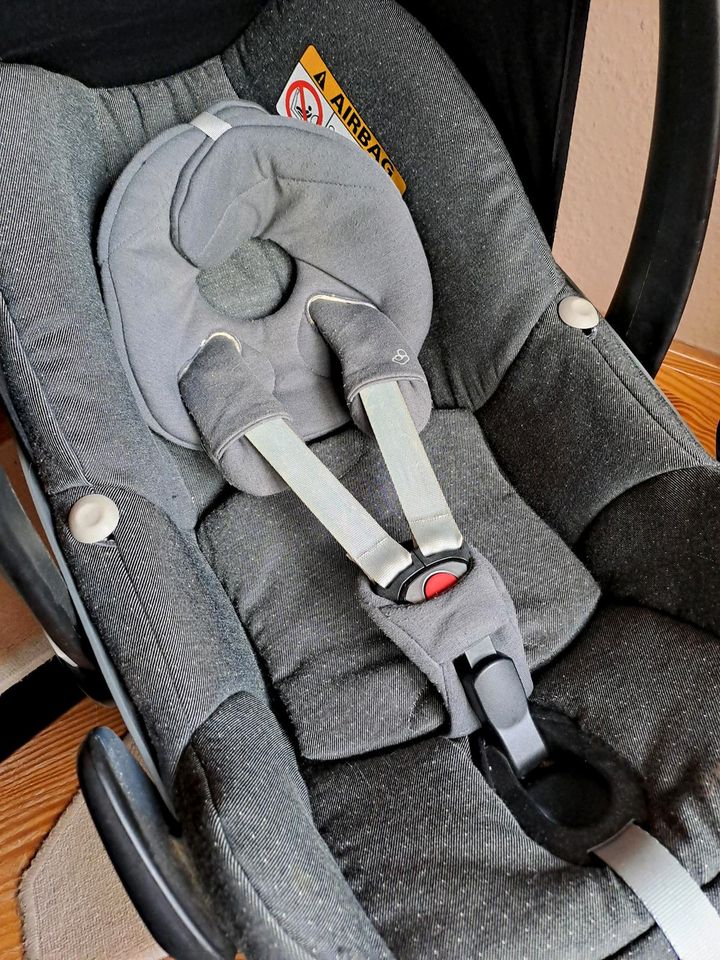 Maxi cosi Babyschale mit Familyfix in Hagenow