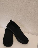 Schuhe / Sneaker in schwarz Sachsen-Anhalt - Haldensleben Vorschau