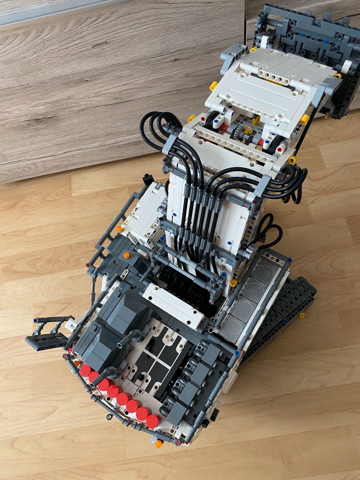 Lego Technic 42100 Liebherr Bagger R9800 in Regensburg
