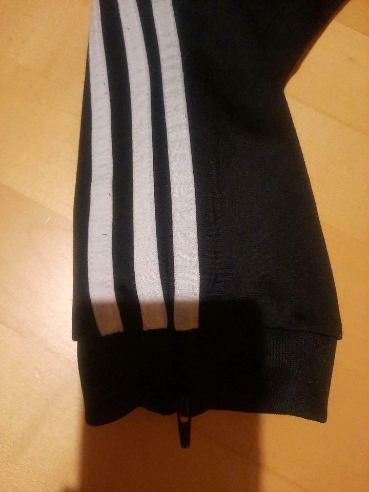 Adidas Jogginghose Gr. 152 in Brücken (bei Birkenfeld)