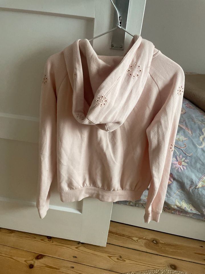 H&M Sweatshirt Jacke rosé, S, Lochstickerei in Berlin