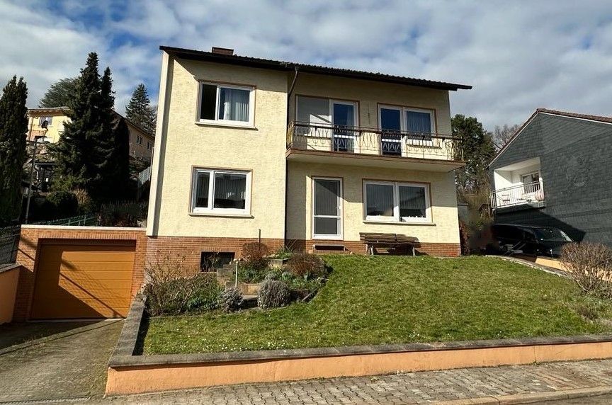 Freistehendes Einfamilienhaus mit großzügigem Grundstück in Eisenberg 
