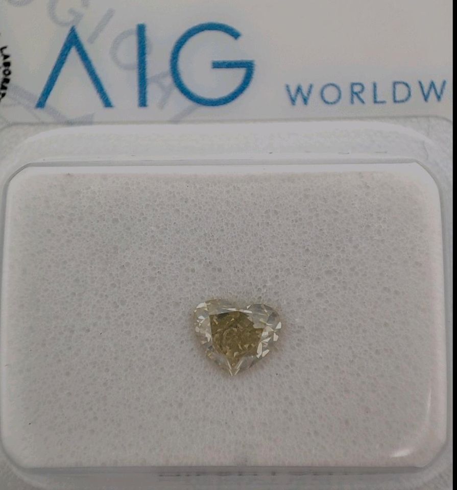 Diamant - 0.32 ct - Herz - Light Yellow - SI2 in Bielefeld