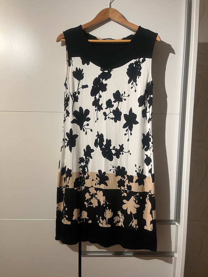 Damen Sommer Kleid in Troisdorf