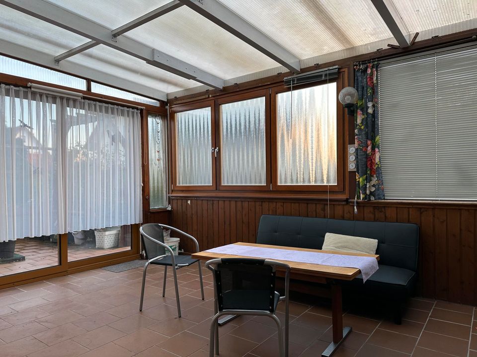 *Eine interessante Konstellation*Bungalow mit Einliegerwohnung und Bauplatz in Detmold