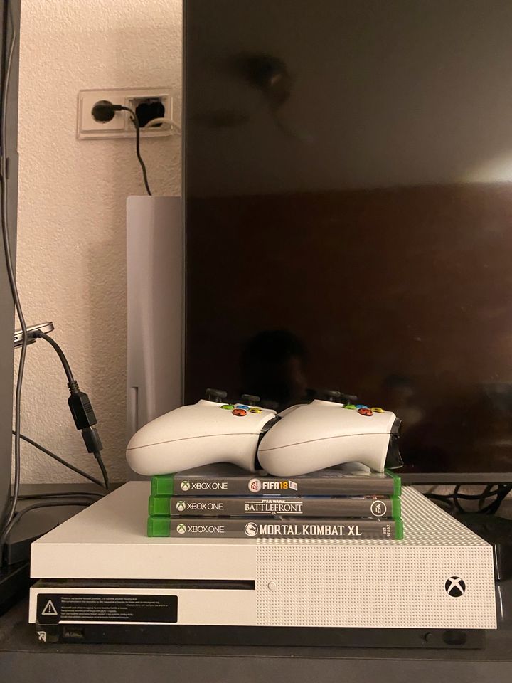 Xbox One S 512 Gb in Karlsruhe