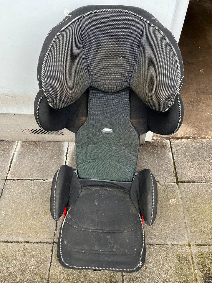 BMW Kindersitz schwarz mit Isofix und höhenverstellbar in Heidelberg