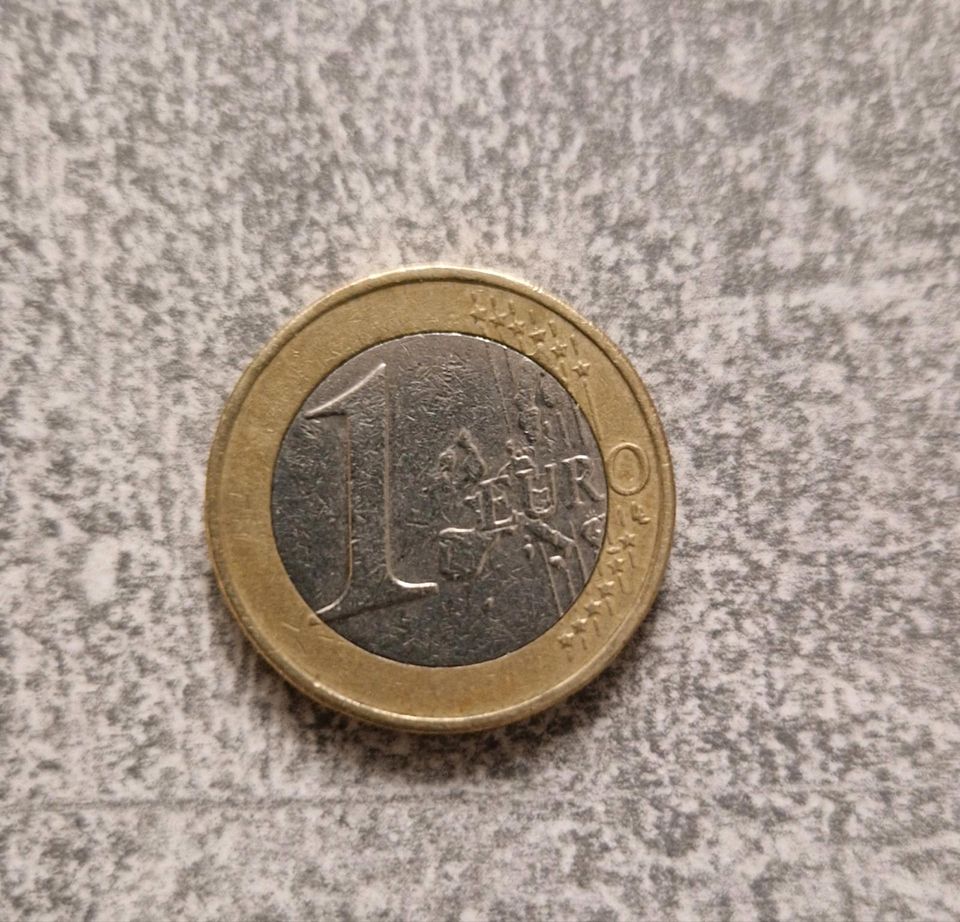 1-Euro-Münze mit einer Eule in Schwäbisch Gmünd