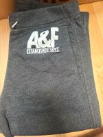 13/14 J 158 164 Jungen Sporthose Jogginghose grau Abercrombie Berlin - Wilmersdorf Vorschau